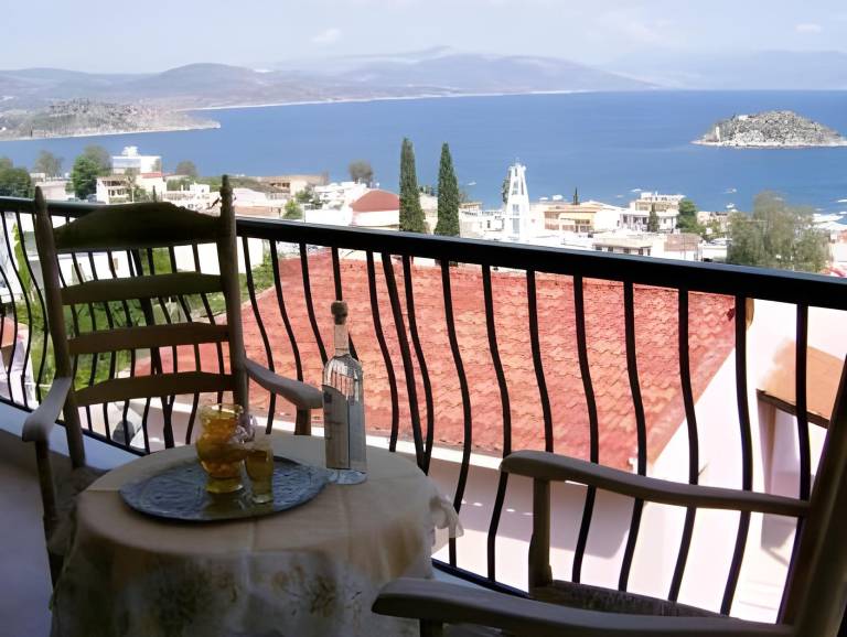 Charming rental apartment with patio & yard | Close to the beach | Dogs allowed — photo 3