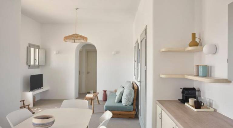 Villa with garden, patio & private pool — photo 4
