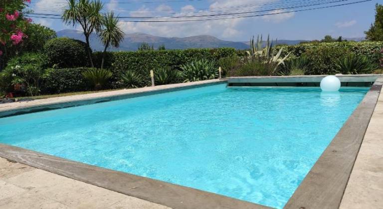 Vacation home with pool | Dogs allowed in Valbonne