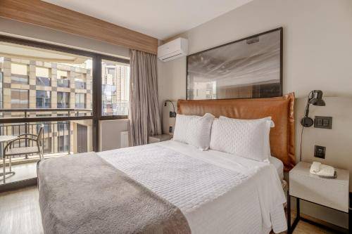 Serviced apartment with pool, terrace & yard | Good for workation | Dogs allowed in Olímpia