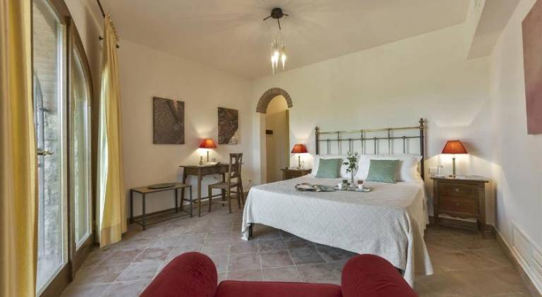 Fully equipped villa with terrace, garden & private pool | Suitable for remote work | Dogs allowed — photo 2