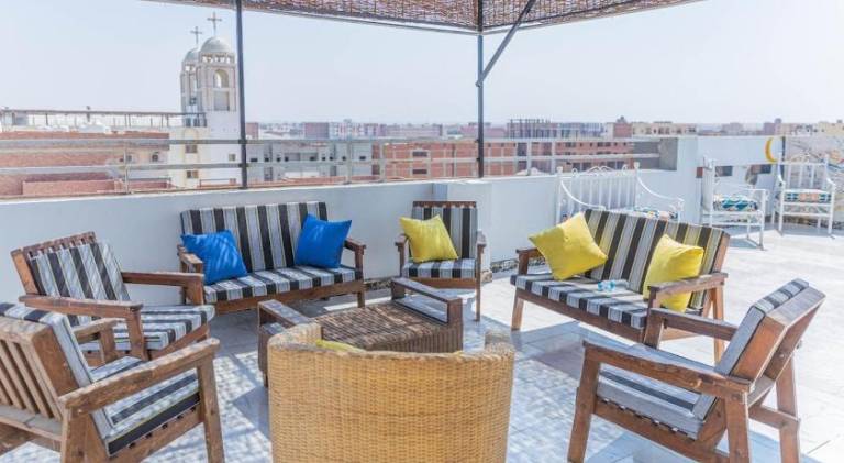Apartment with terrace — photo 2