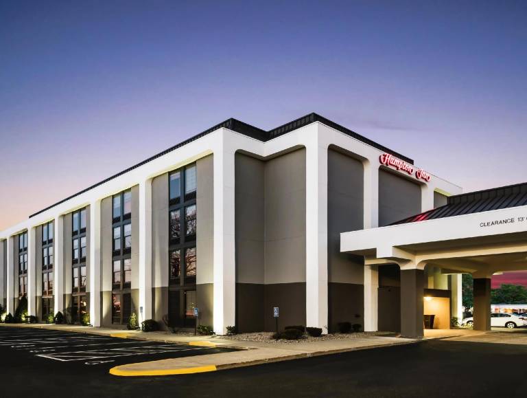 Hampton Inn West Springfield