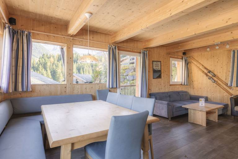 Chalet with sauna, pool & yard — photo 3