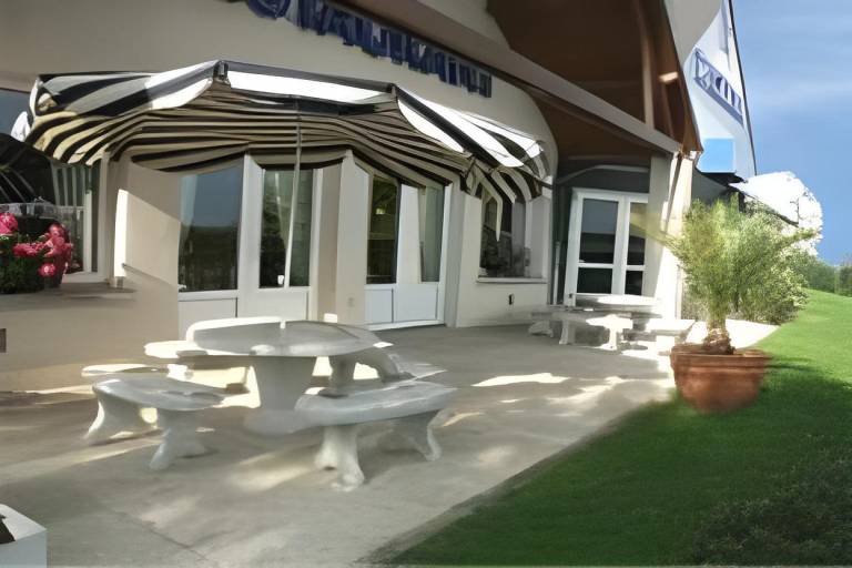 Hotel Restaurant l'Eskemm St Brieuc-Tregueux in Tregueux