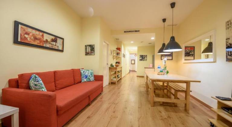 RamblasRentals Chic & Spacious Flat Pool Table 15M Ramblas - Parking - Wifi in Barcelona