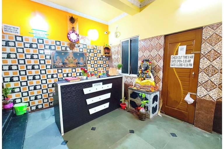 Hotel Neel Stay Near Jagannath Temple