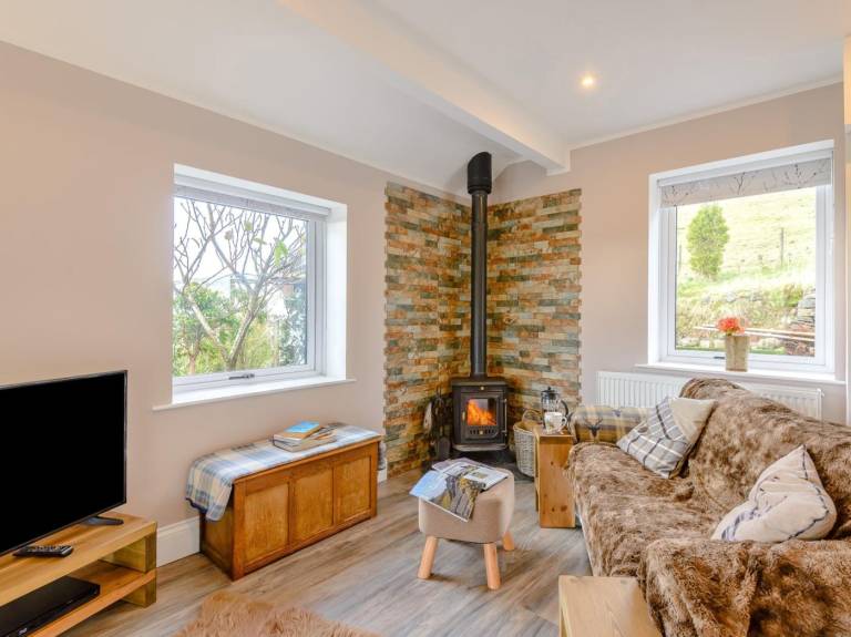 House with grill & yard | Pet-friendly — photo 4