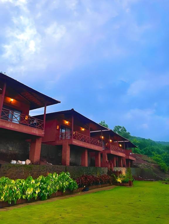 Resort Panshet Dam