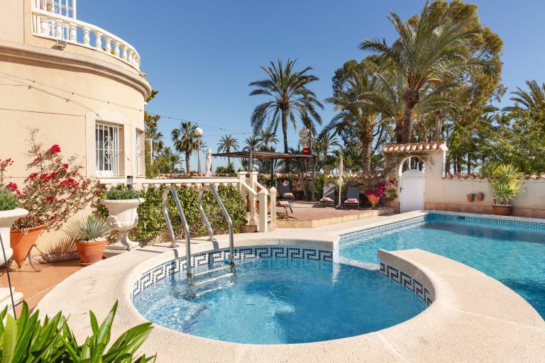 Family-oriented charming villa with patio, BBQ & private pool | Mountain view | Next to the beach | Pets allowed — photo 2