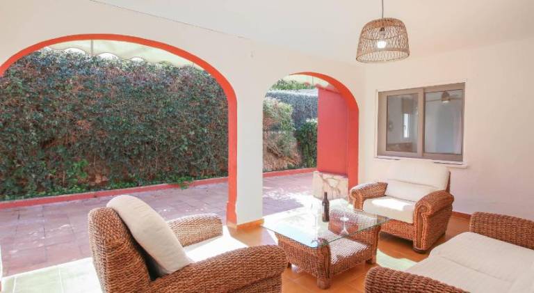 Villa with pool — photo 4