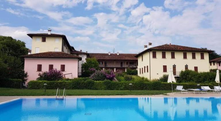 Ample vacation home with pool | Pets are welcome — photo 4