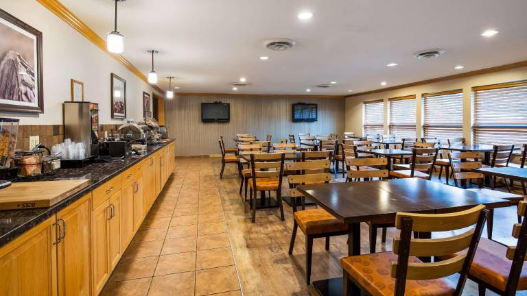 Best Western Plus Country Meadows Inn — photo 5