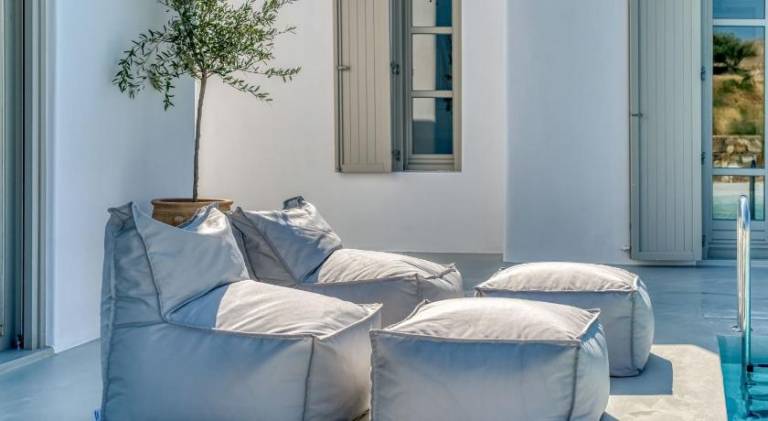 Lil Paros Luxury suites — photo 3
