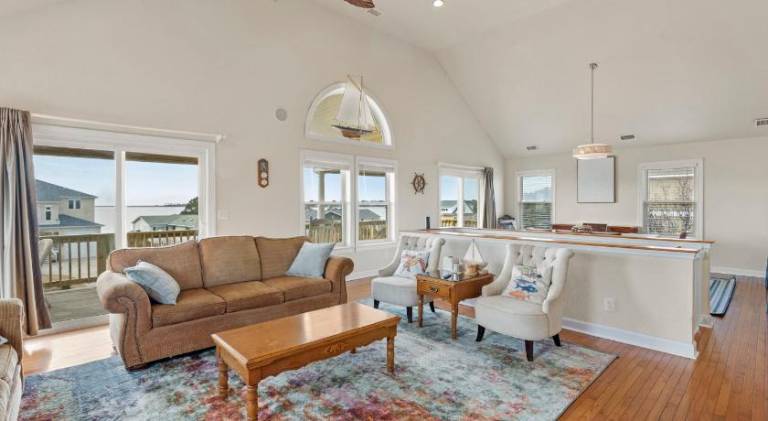 Vacation home with jacuzzi & pool — photo 2