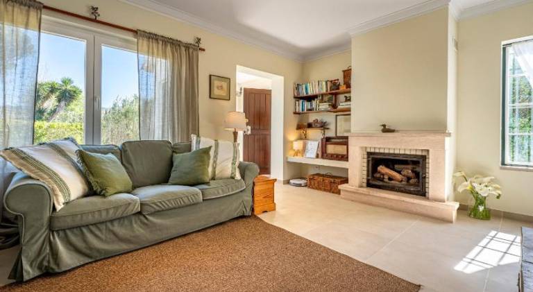 Fully equipped vacation home with private pool, barbeque & patio | Suitable for remote work | Dogs allowed — photo 2