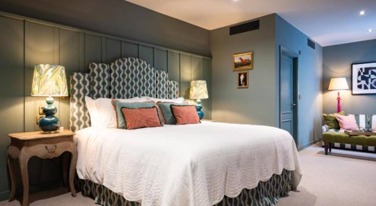 The Coat and Bear A Heartwood Inn