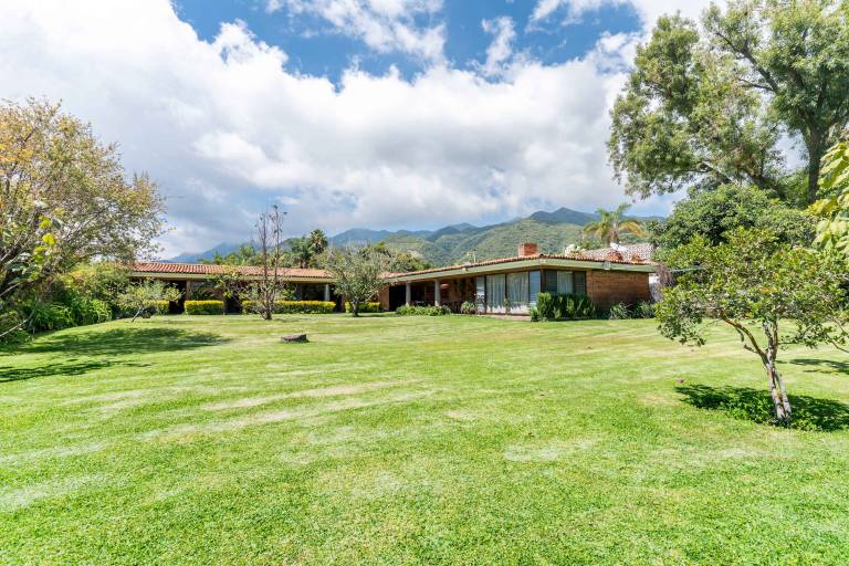 Villa with BBQ, fast internet & garden | Lake view — photo 2