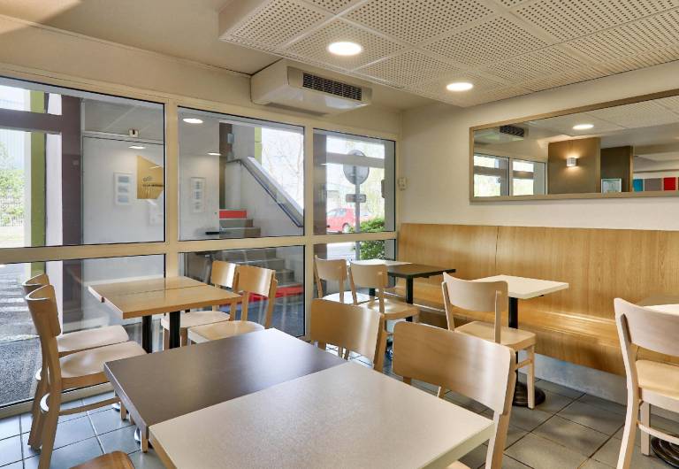 B&B HOTEL Clermont-Ferrand Le Brezet Aeroport — photo 4