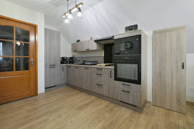 Rental apartment with patio, yard & BBQ — photo 3