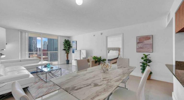 Pleasant apartment with pool | Dogs allowed in Miami, FL