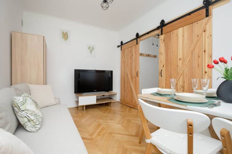 Children-friendly rental apartment with fast internet | Next to Royal Castle | Pets allowed — photo 4