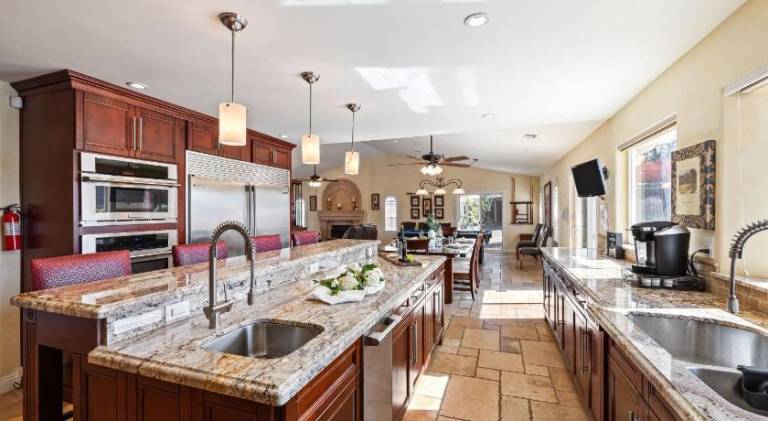 Ample house with jacuzzi & pool | Good for workation | Pet-friendly — photo 5