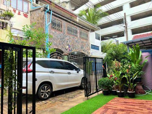Villa Khlong Toei