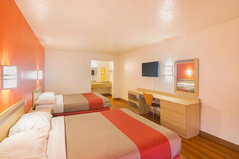 Motel 6 Windsor, ON — photo 2