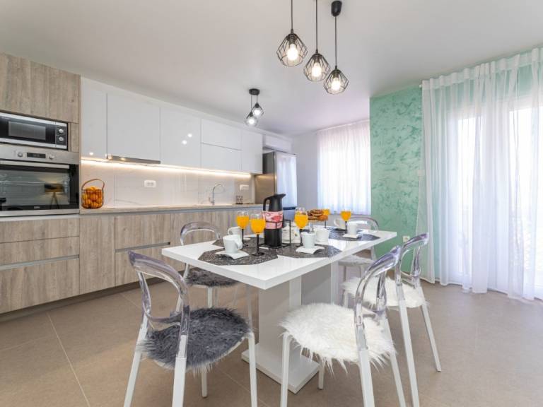 Wonderful holiday apartment with barbecue | Pets are welcome in Crikvenica
