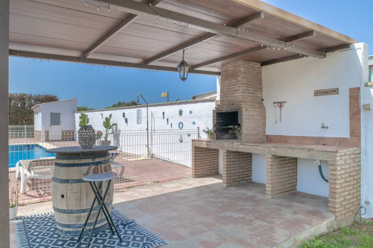 Villa with patio, pool & yard — photo 3