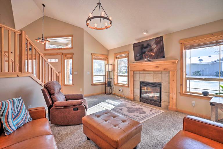 Family-Friendly Oregon Vacation Home w/ Yard — photo 5