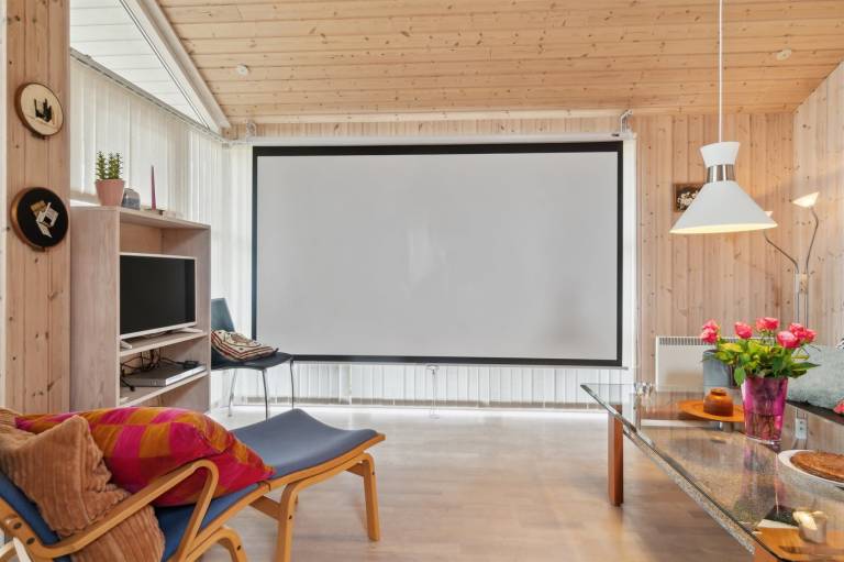 Family-friendly wonderful vacation home with sauna, yard & jacuzzi | Dogs allowed — photo 5