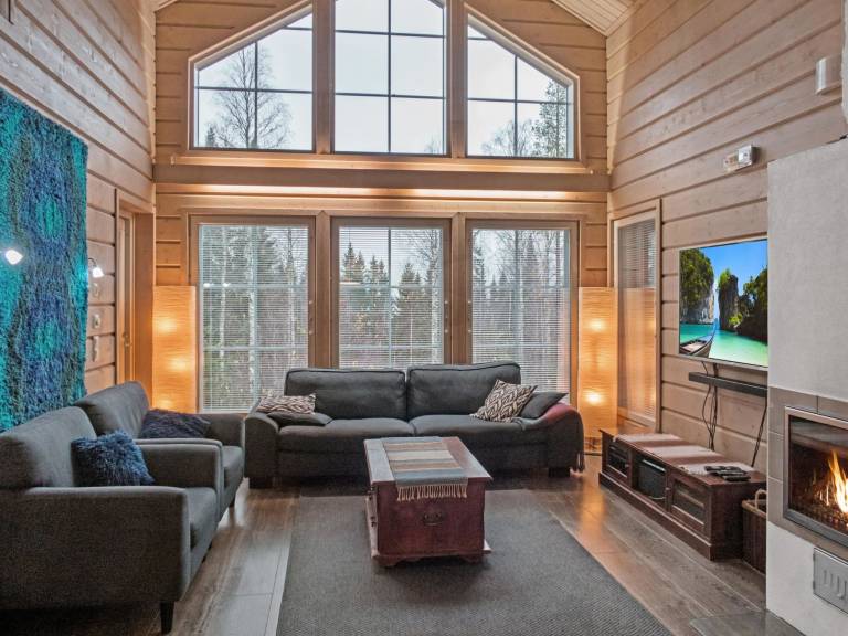 Vacation home with hot tub, patio & sauna | Nature view — photo 4