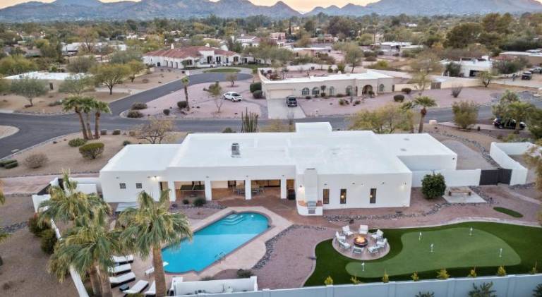 House with pool & hot tub in Paradise Valley, AZ