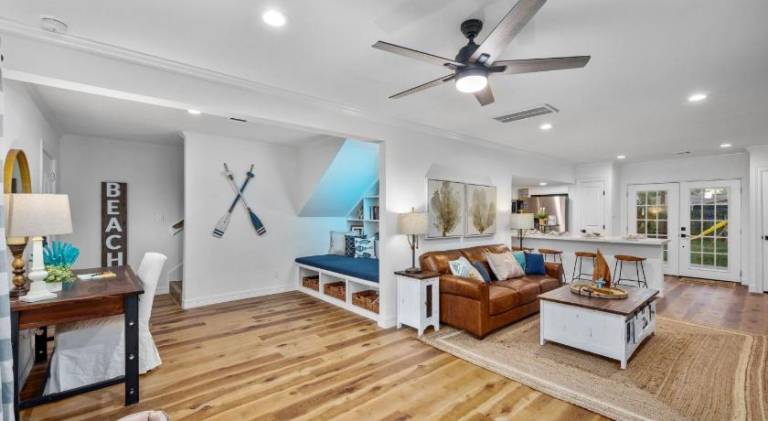 Lovely house | Suitable for remote work | Dogs allowed in Pasadena, TX