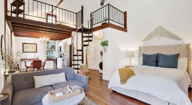 Vacation home with 1 room for 4 persons in Savannah, GA