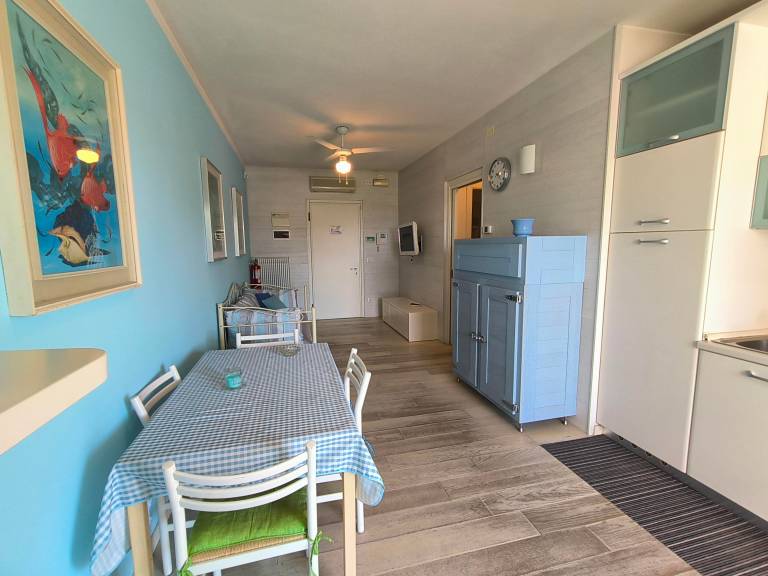 Rental apartment with patio & pool | Next to the beach | Pet-friendly — photo 4