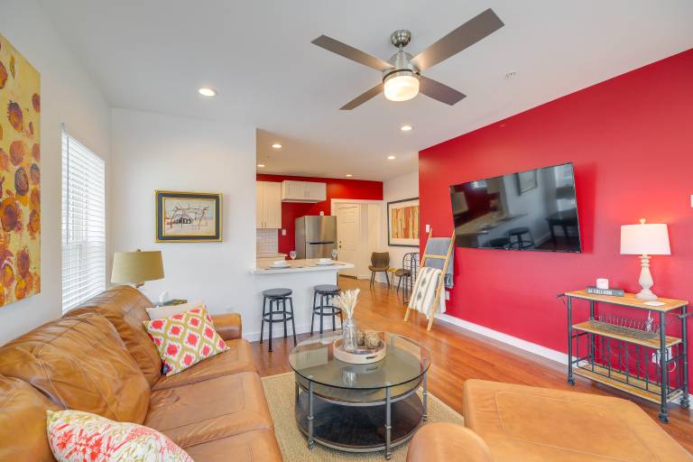 Pet Friendly Houston Apartment 1 Mi to Downtown