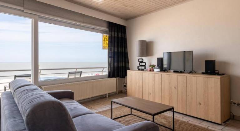 Holiday apartment with 1 room for 4 persons in Ostend