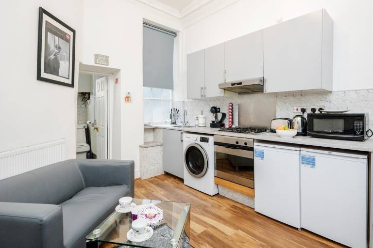 Apartment | Near Trafalgar Square | Perfect for remote work — photo 5