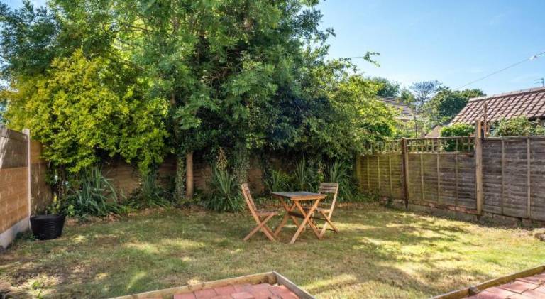 36 Westminster Road Bright & Spacious 2-Bed Home in York with Garden Pass the Keys — photo 4