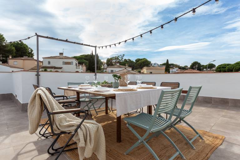 Vacation home with barbecue, yard & terrace in Roses