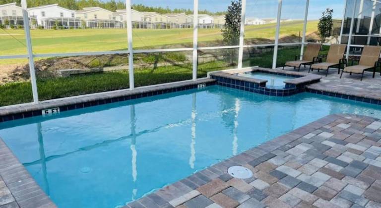 Vacation home with pool & jacuzzi in Cham