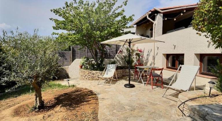 Holiday apartment with pool — photo 3