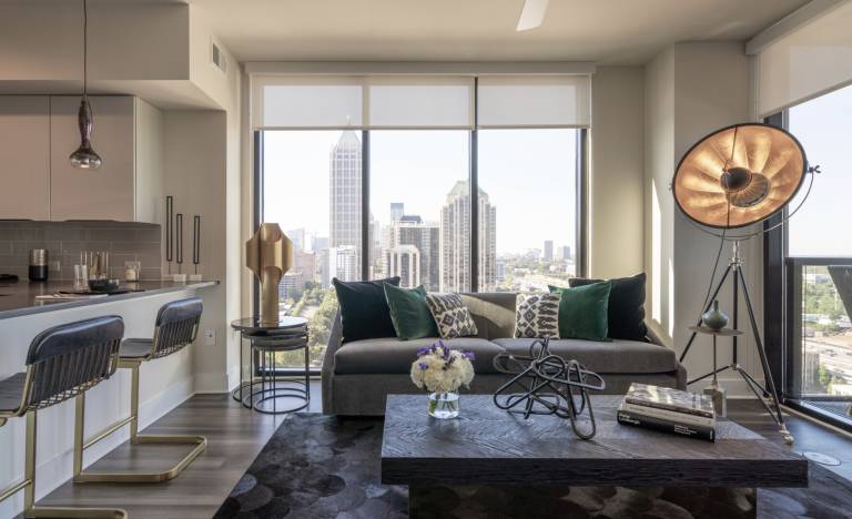 Family-oriented nice apartment with pool | Close to High Museum of Art | Pet-friendly in Atlanta, GA