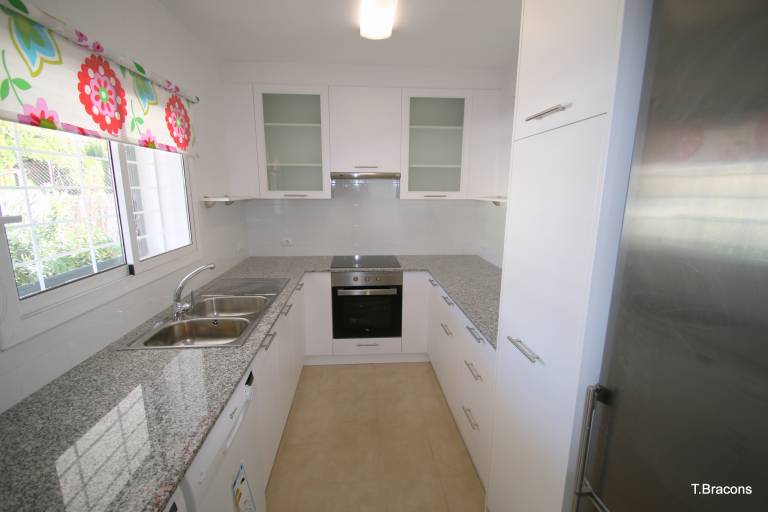 Fully equipped villa with patio, barbeque & garden | Beach nearby | Pet-friendly — photo 4