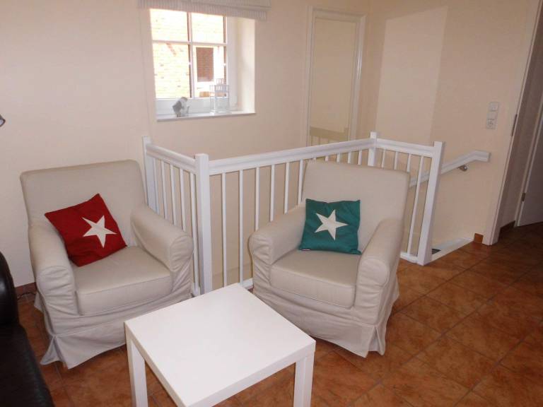 Apartment with patio — photo 3