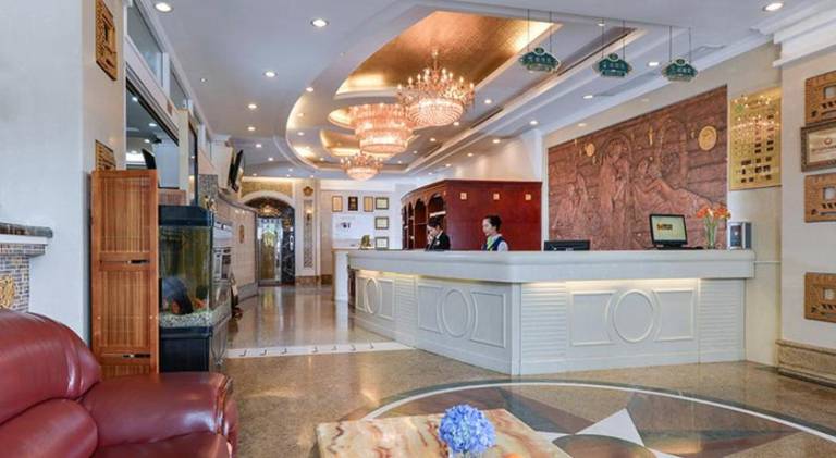Vienna Hotel Shenzhen Bijiashan Yinhu Metro Station — photo 5