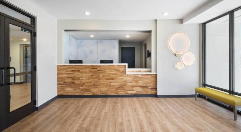 ECHO Suites Extended Stay by Wyndham Springfield Airport PLZ